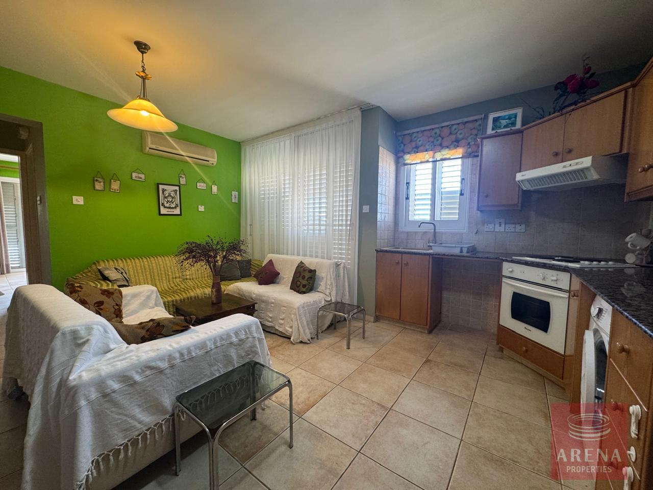 1-APT-IN-DERYNIA-9788-1-1