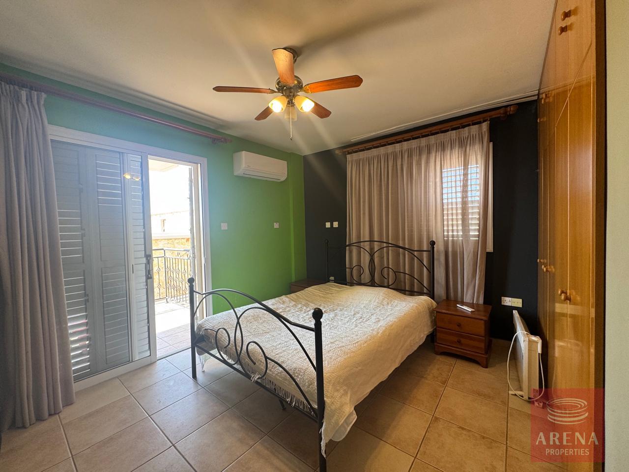 1-APT-IN-DERYNIA-9788-5-2