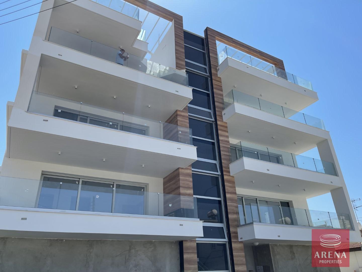 1-APT-IN-LARNACA-4755-1