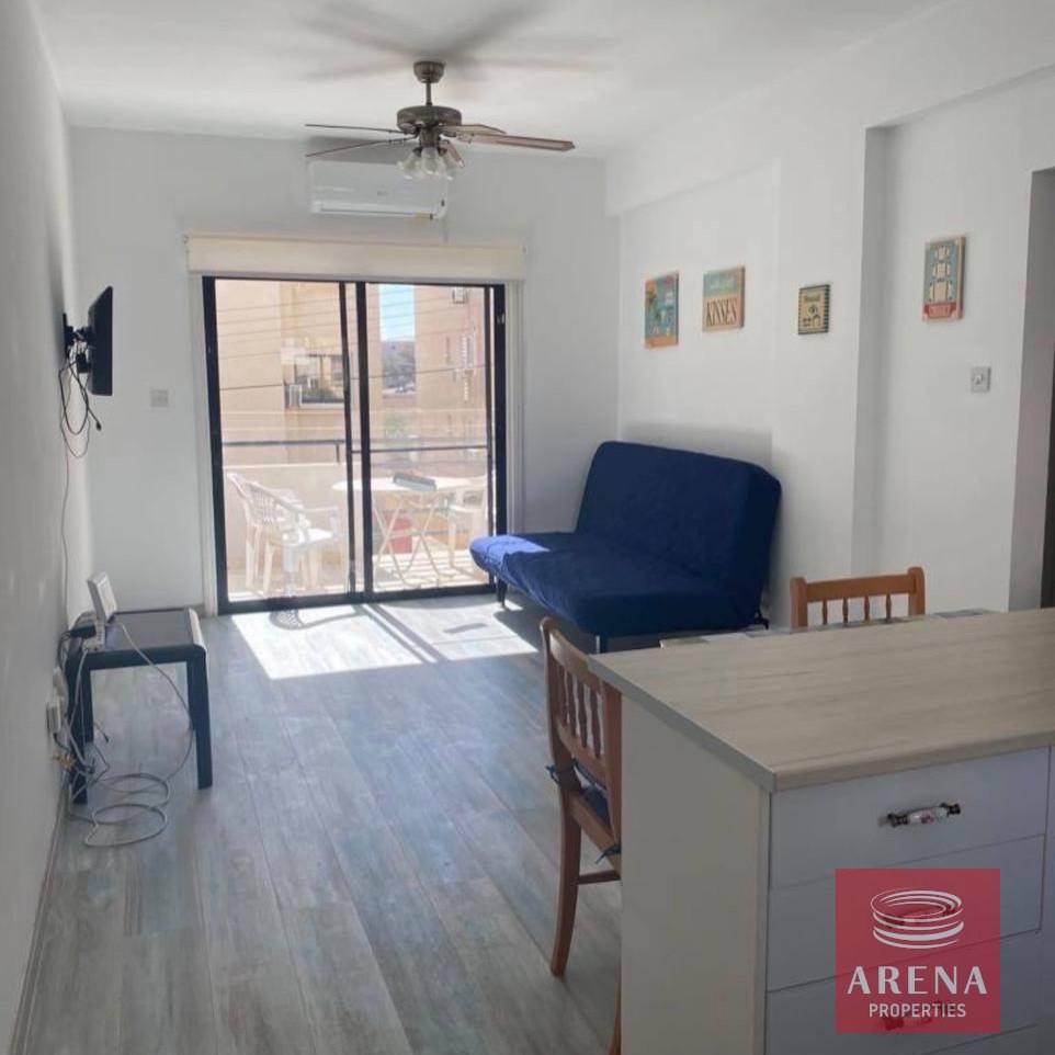 1-APT-IN-MAKENZY-8564