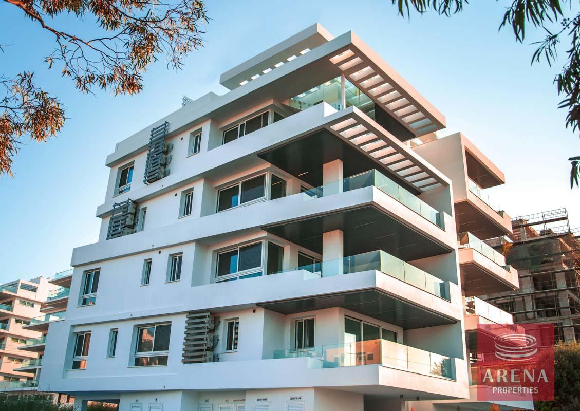 1-APT-MAKENZIE-4808-1