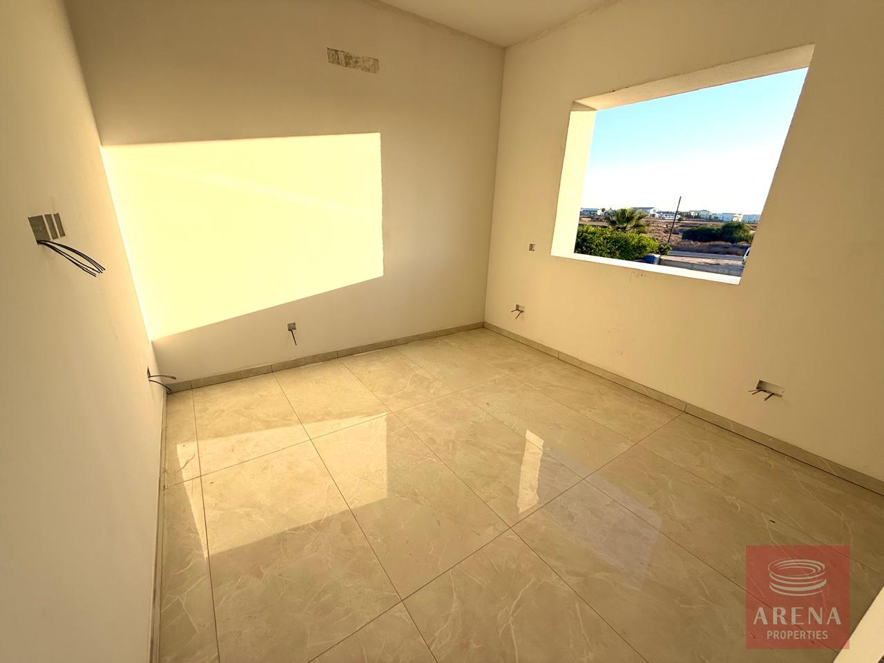 1-APT-SALE-DERYNIA-10142-7-5