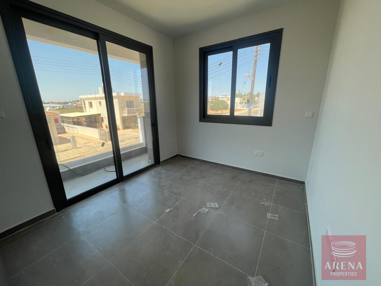 1-APT-SOTIRA-6527-12