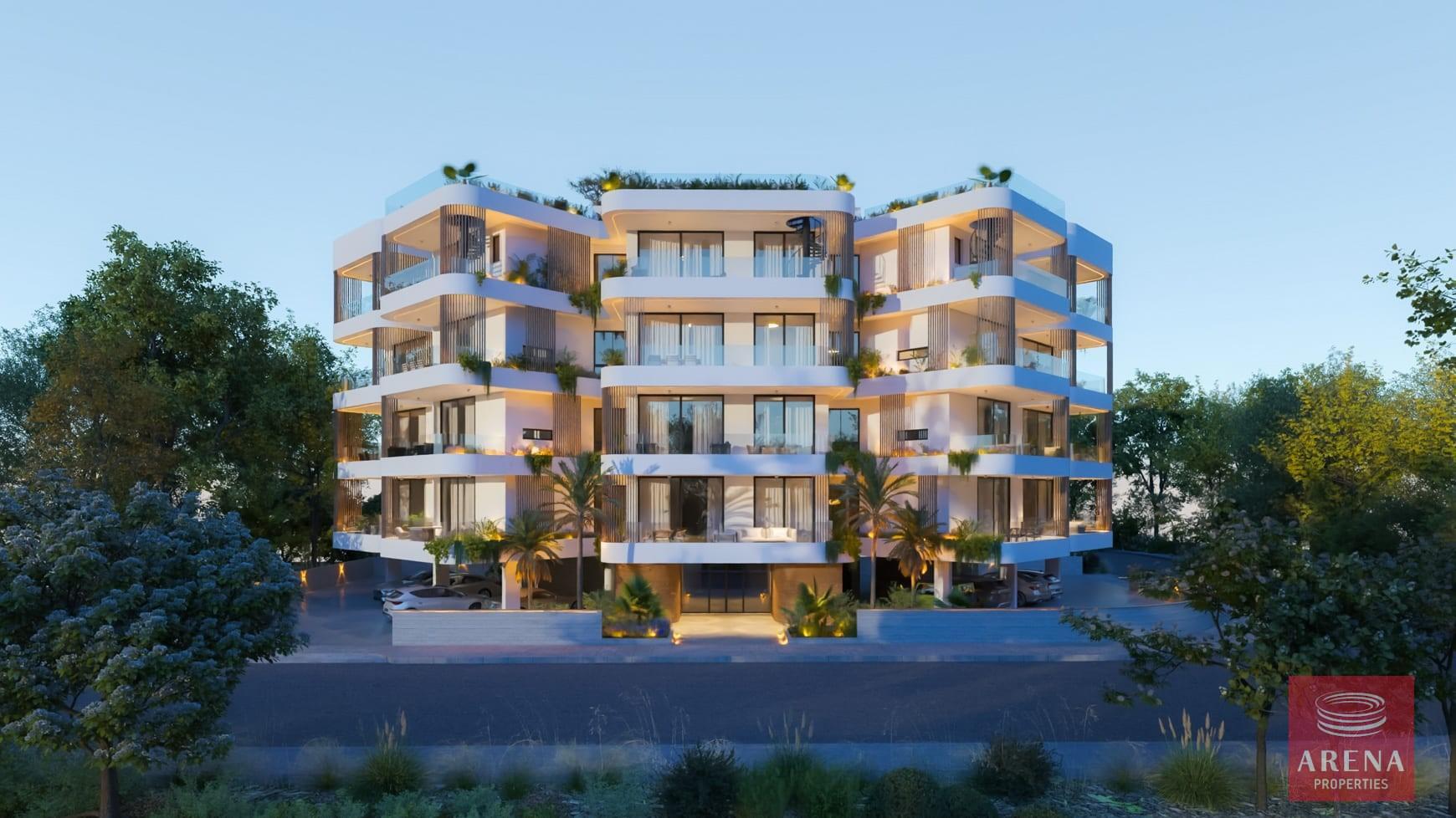 1-APTS-IN-LIVADIA-8611-3