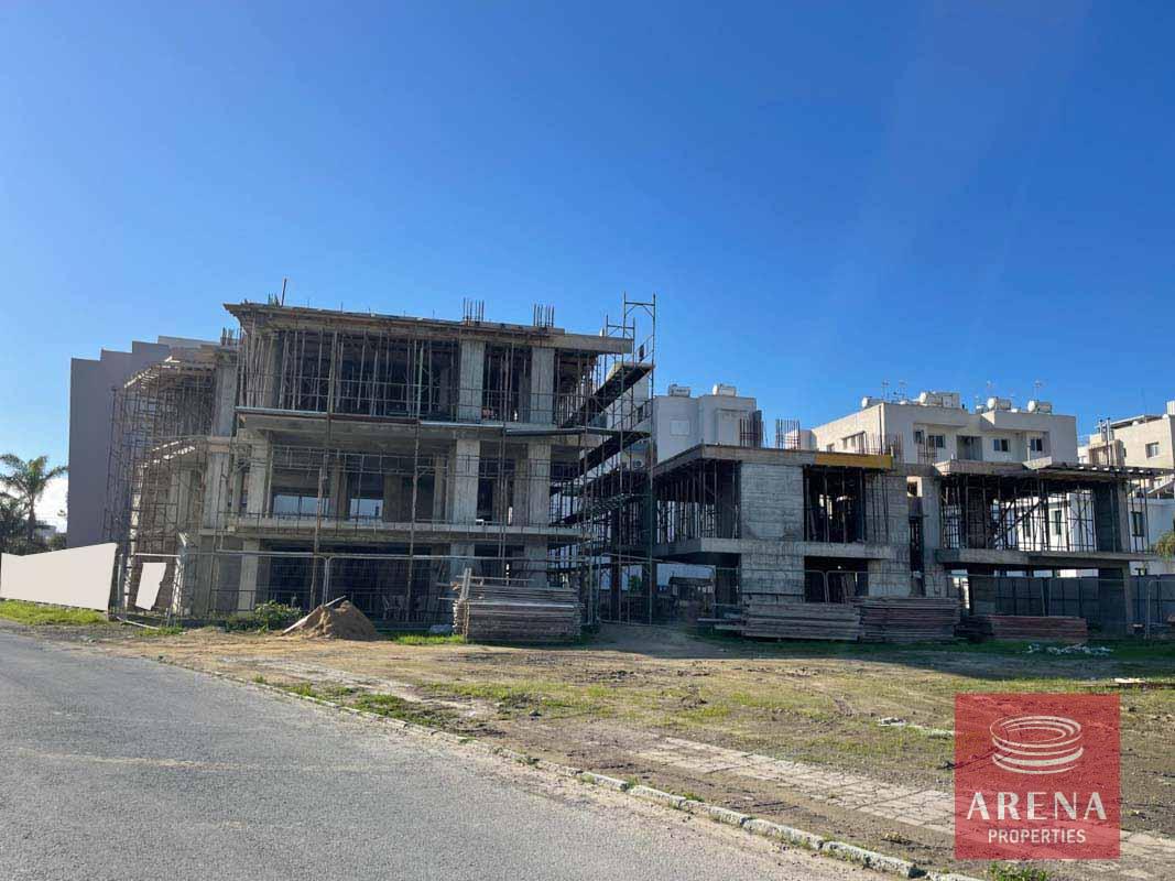 1-Apartment-behind-blue-radison-5580-1