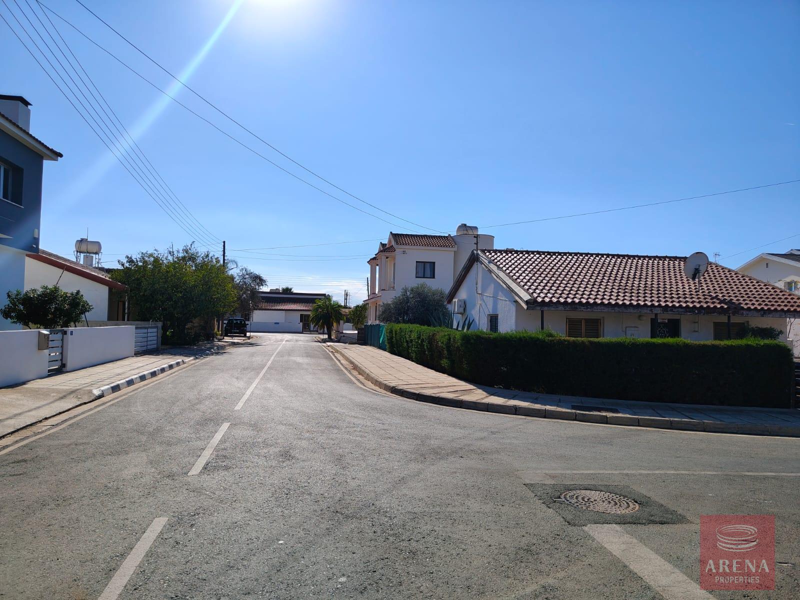 1-BUNGALOW-AVGOROU-10399-15-3
