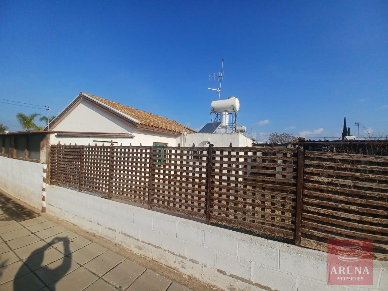 1-BUNGALOW-FOR-RENT-AVGOROU-9149-1