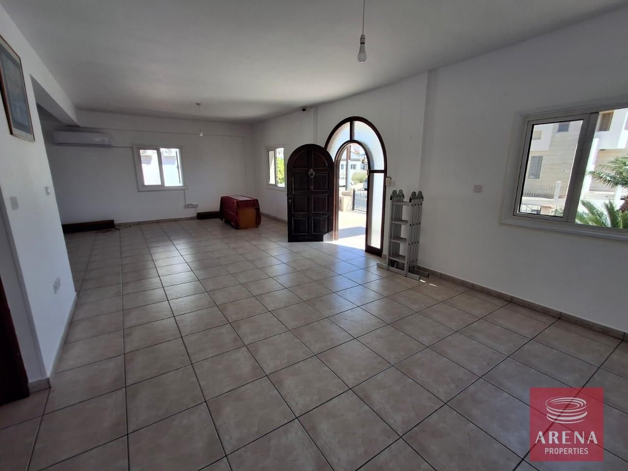 1-BUNGALOW-IN-OROKLINI-8638