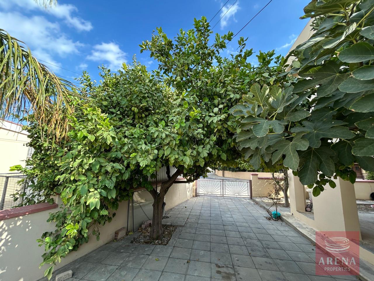 1-HOUSE-IN-ARADIPPOU-10310-9-3