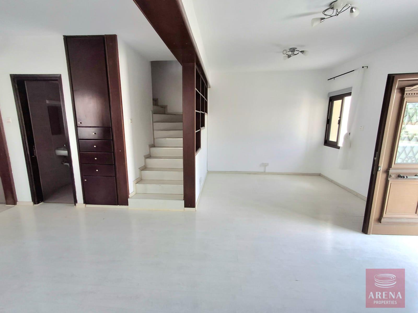 1-HOUSE-IN-NEW-MARINA-AREA-9876-18-1