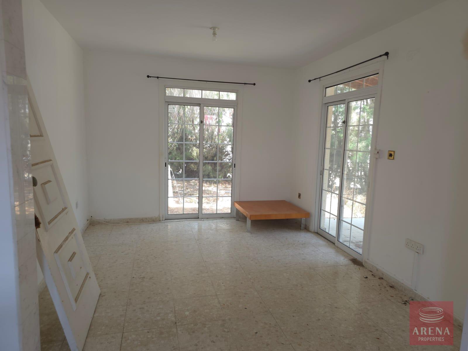 1-HOUSE-IN0OROKLINI9430-3