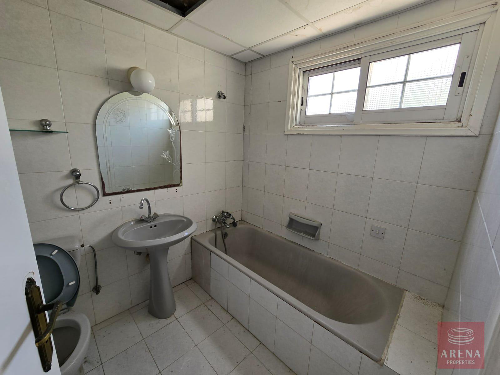 1-HOUSE-IN0OROKLINI9430-5