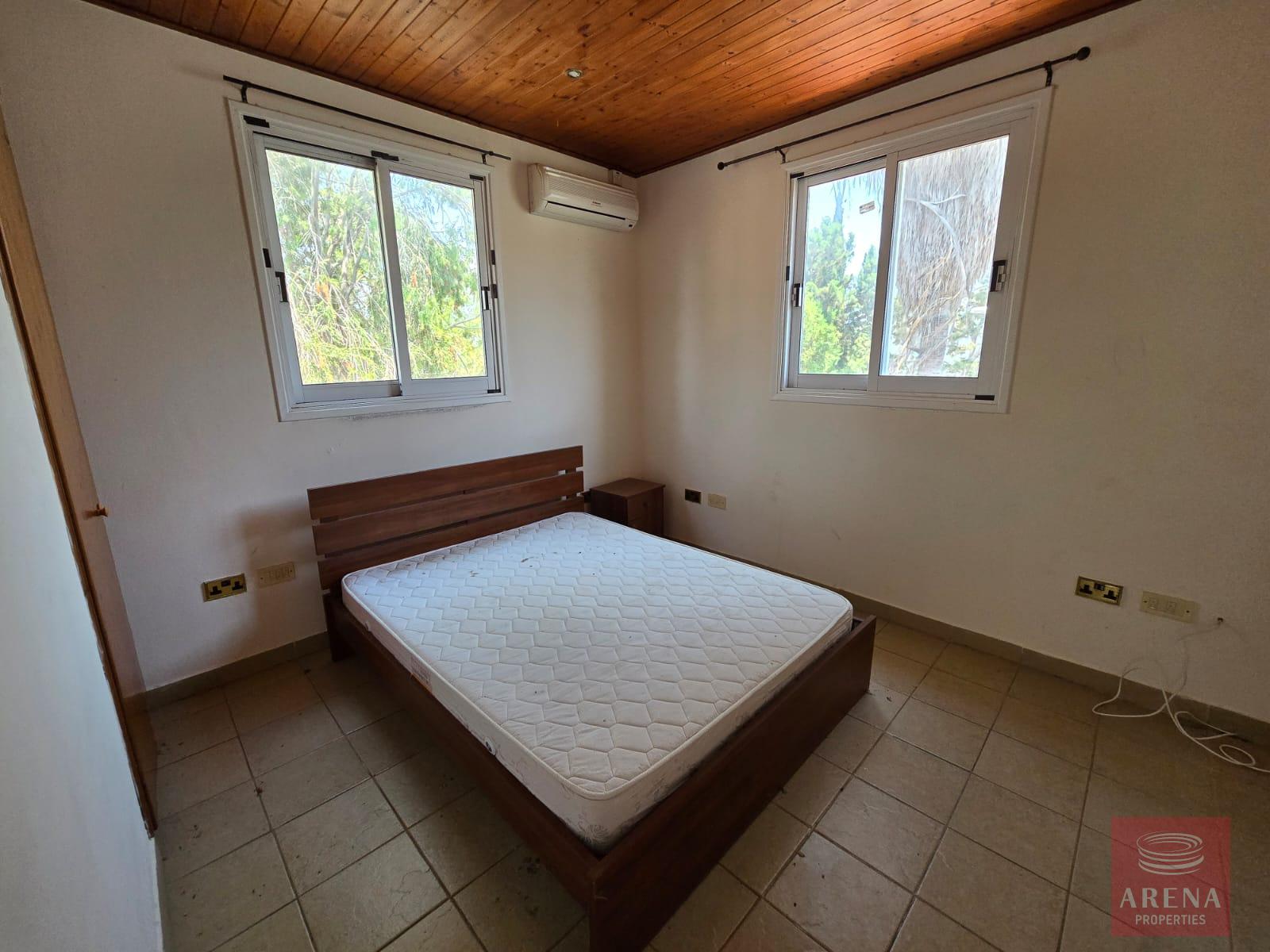 1-HOUSE-IN0OROKLINI9430-7