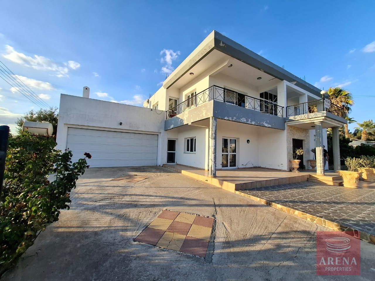 1-HOUSE-KITI-10298-1-3