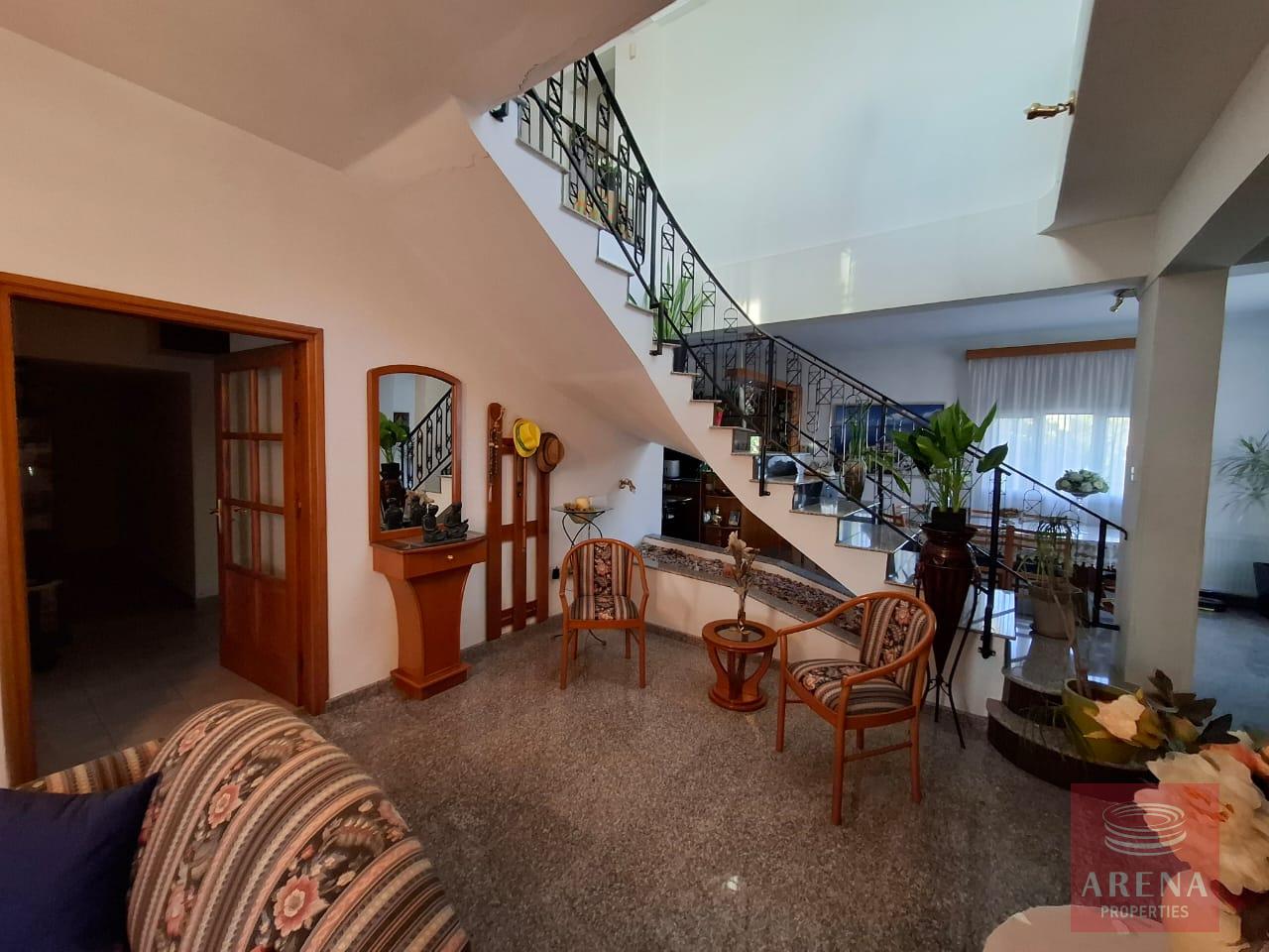 1-HOUSE-KITI-10298-11-3