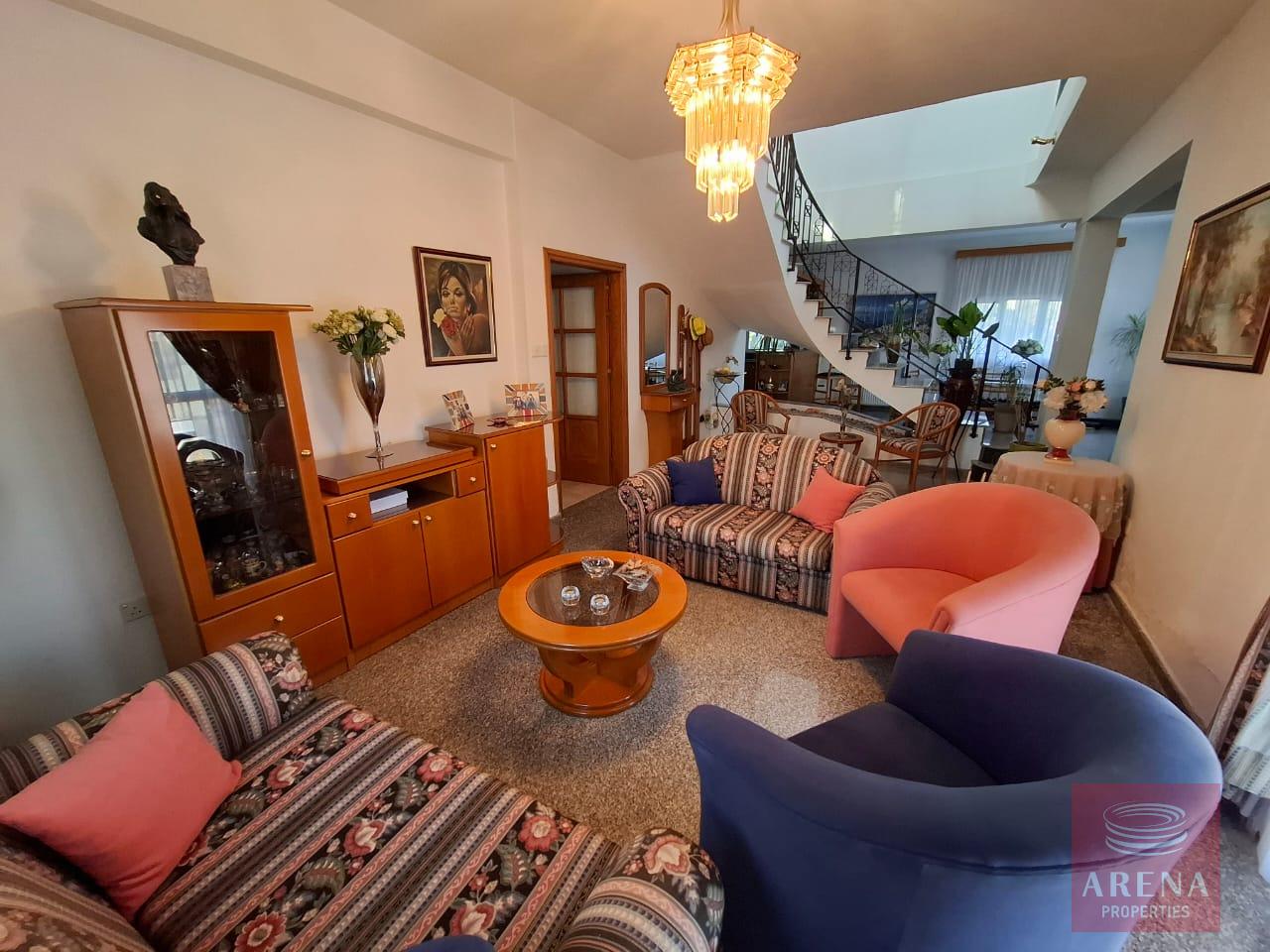 1-HOUSE-KITI-10298-12-3