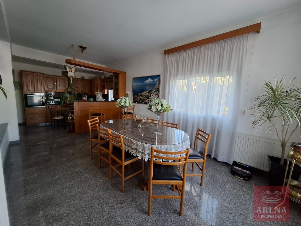 1-HOUSE-KITI-10298-15-3