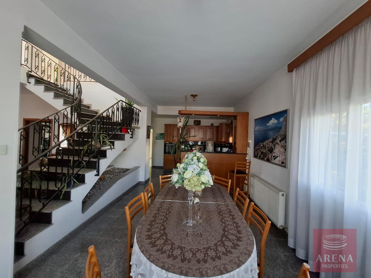 1-HOUSE-KITI-10298-16-3