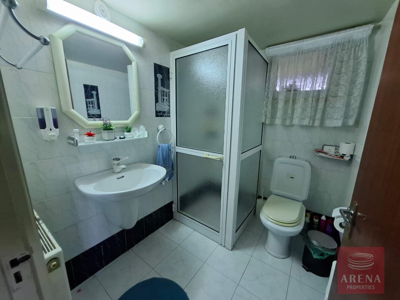 1-HOUSE-KITI-10298-17-3