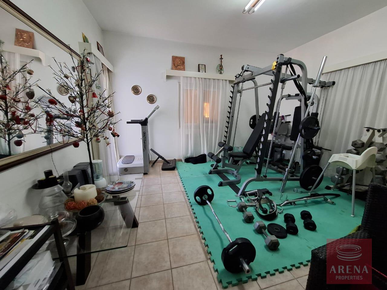 1-HOUSE-KITI-10298-19-3