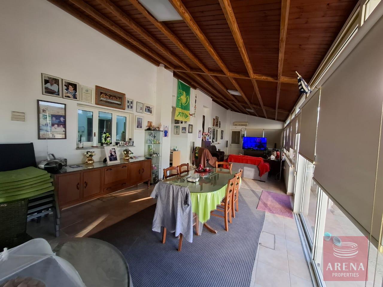 1-HOUSE-KITI-10298-20-3