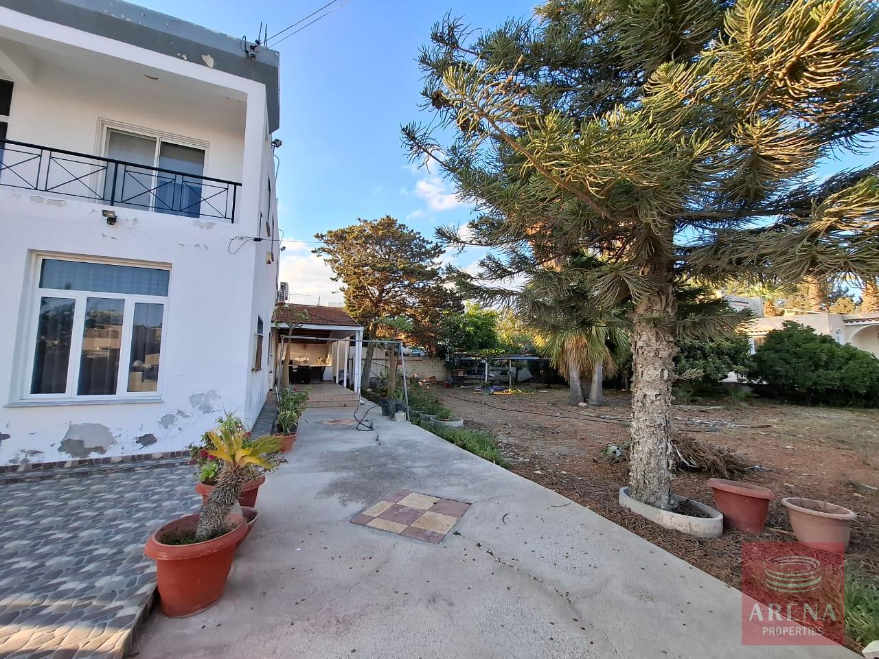 1-HOUSE-KITI-10298-3-3