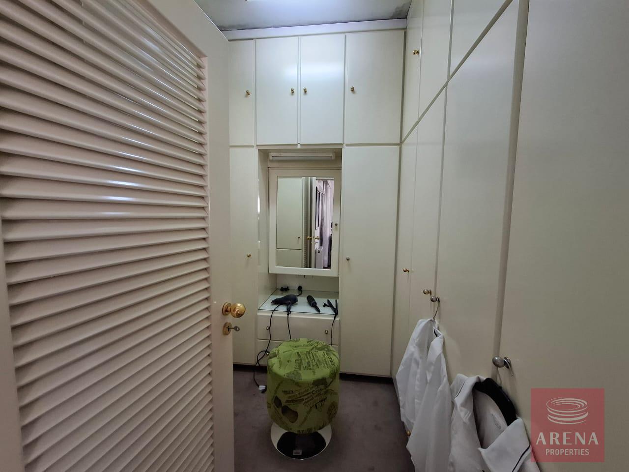 1-HOUSE-KITI-10298-30-3