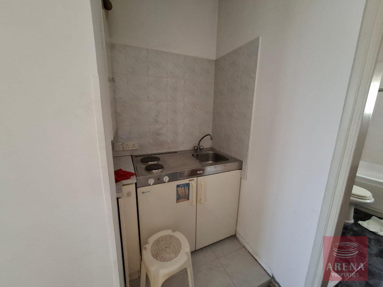 1-HOUSE-KITI-10298-33-3