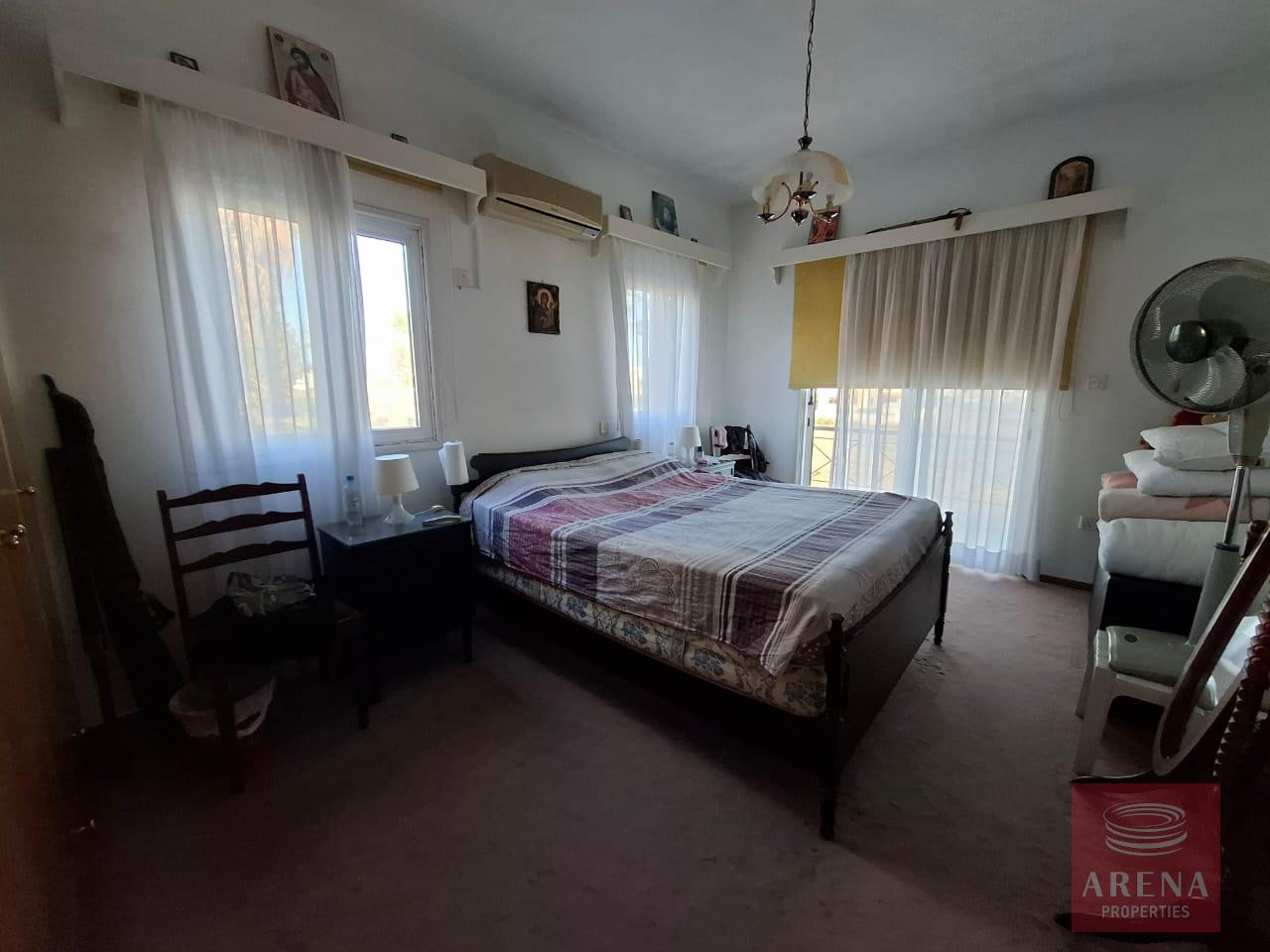 1-HOUSE-KITI-10298-34-3