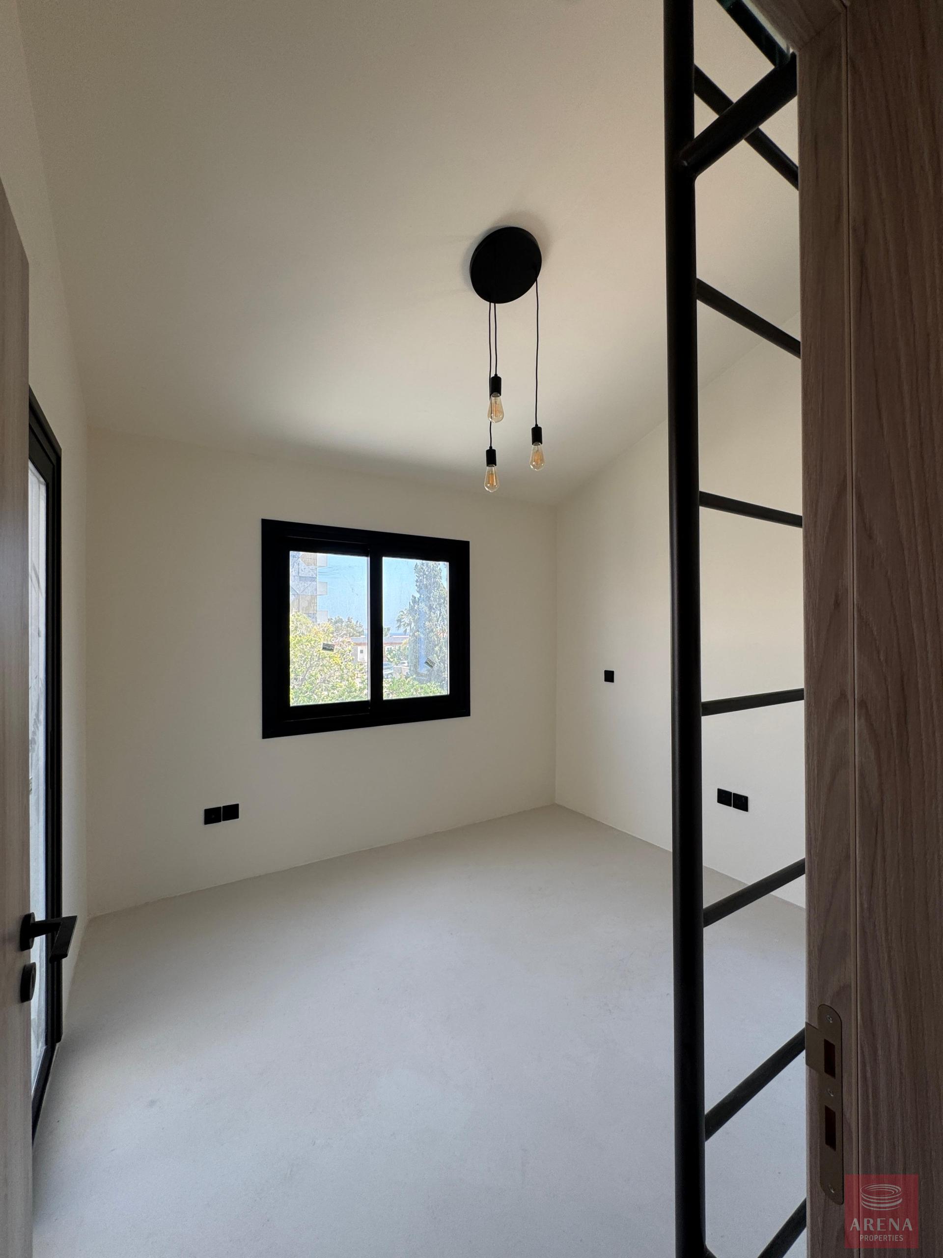 1-ID-9729-6-scaled-1