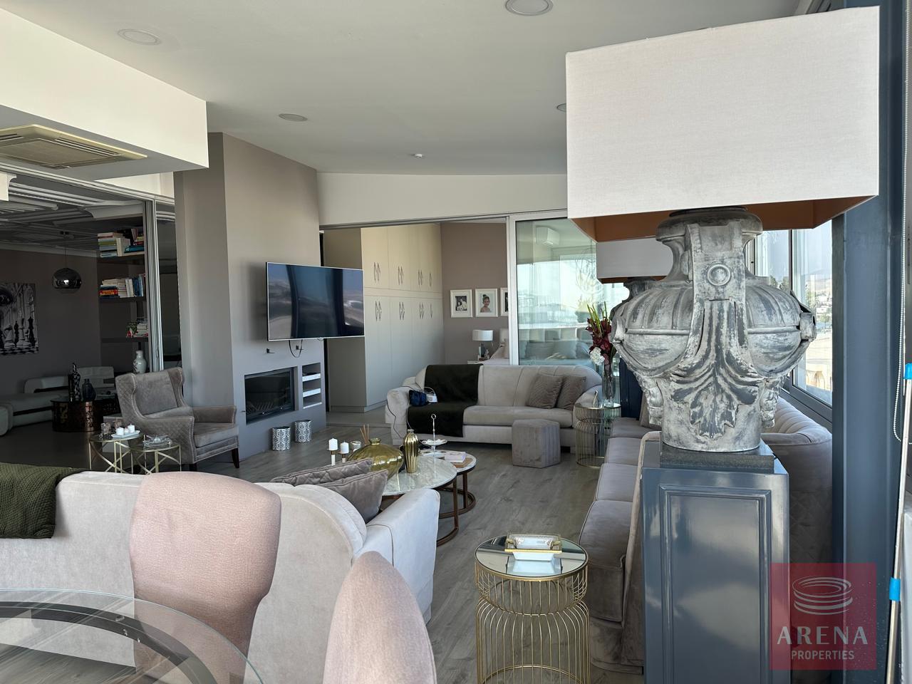 1-PENTHOUSE-ARADIPPOU-10484-18