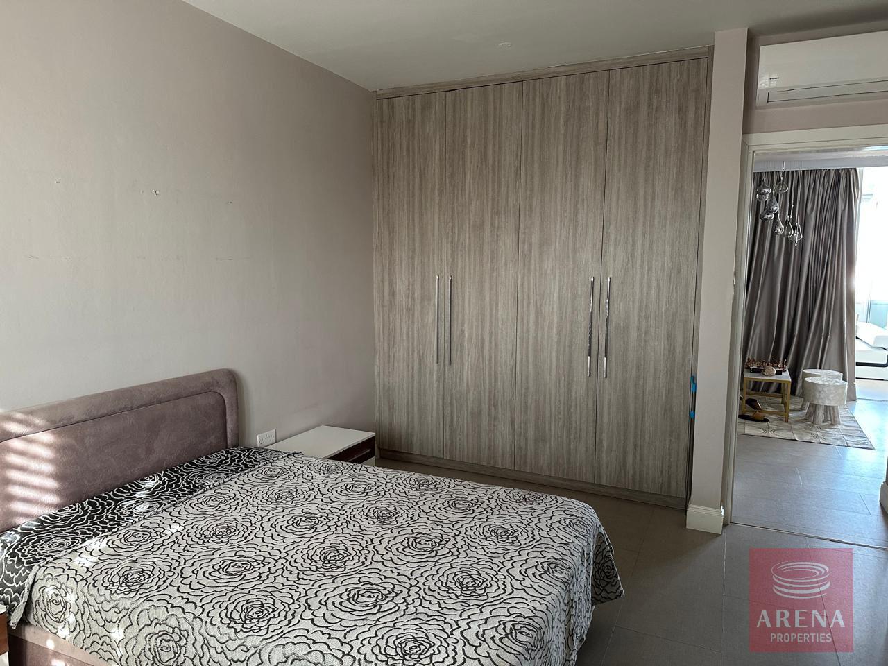 1-PENTHOUSE-ARADIPPOU-10484-36