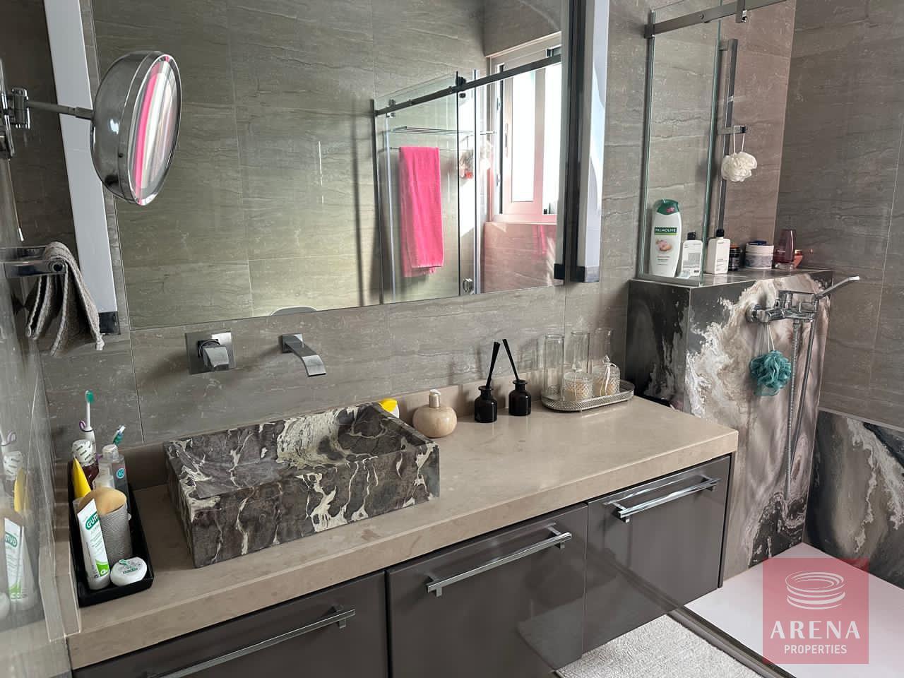 1-PENTHOUSE-ARADIPPOU-10484-39