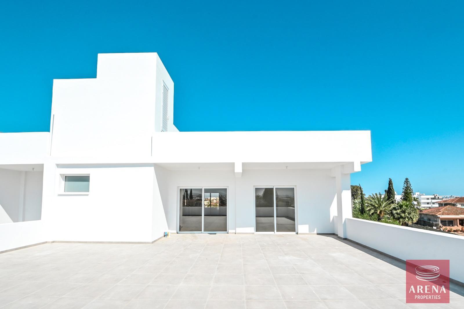 1-TOP-FLOOR-APT-LIVADIA-7983-1