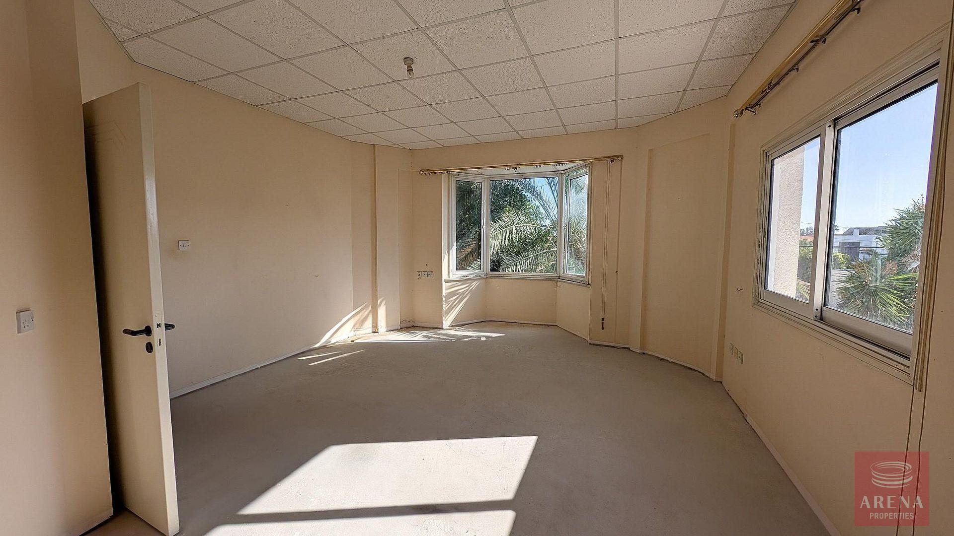 1-VILLA-ARADIPPOU-10341-15-3