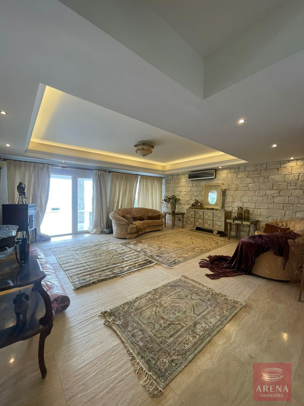 1-VILLA-IN-AMATHOUNTA-9712-9