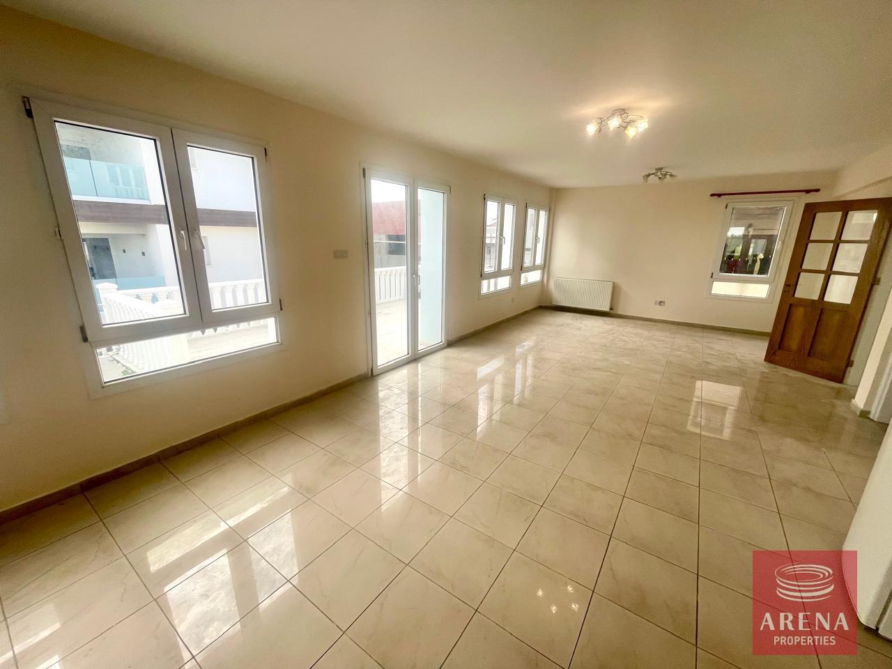 1-VILLA-IN-ARADIPPOU-9187-12