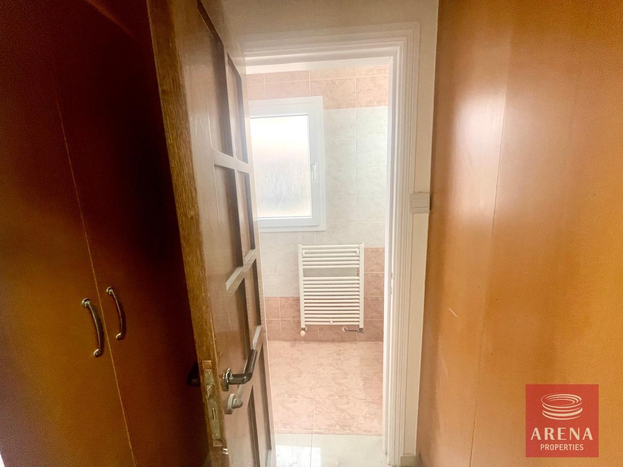 1-VILLA-IN-ARADIPPOU-9187-15