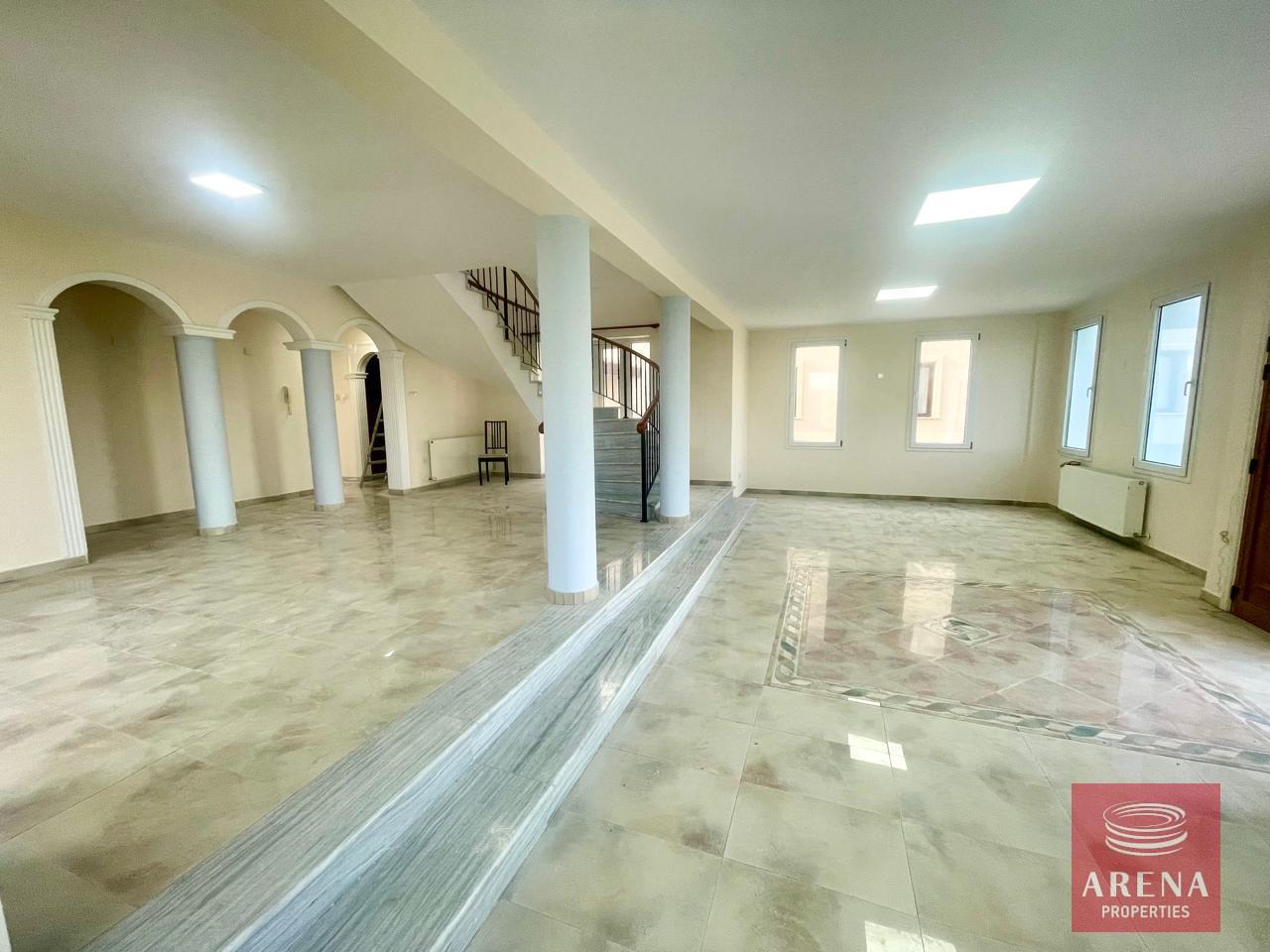 1-VILLA-IN-ARADIPPOU-9187-5