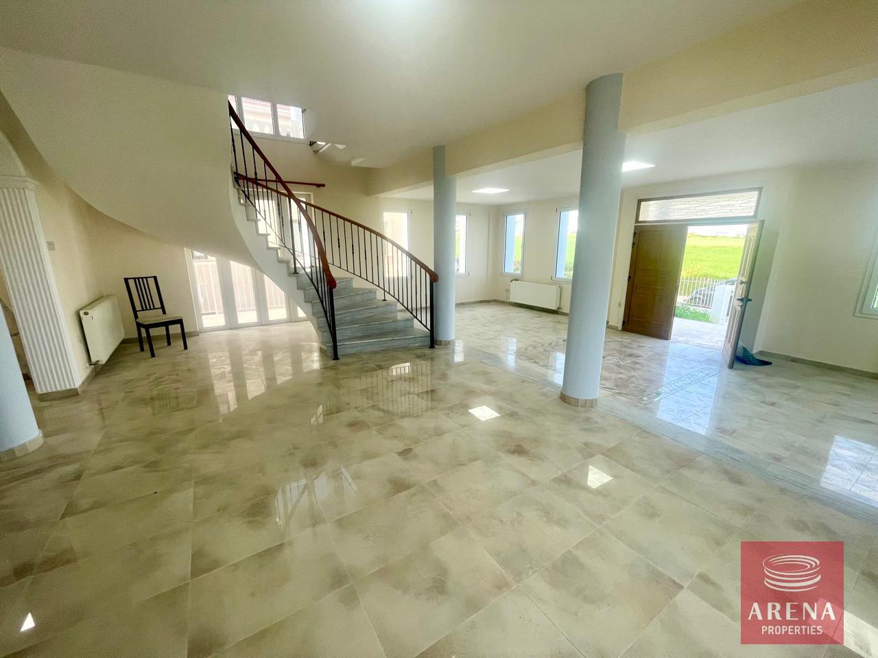 1-VILLA-IN-ARADIPPOU-9187-6