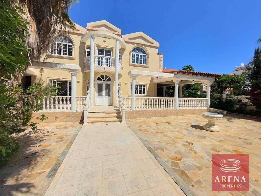 1-VILLA-IN-AYIA-NAPA-6501
