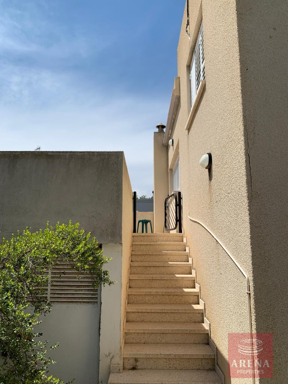 1-VILLA-MENEOU-10351-22-3