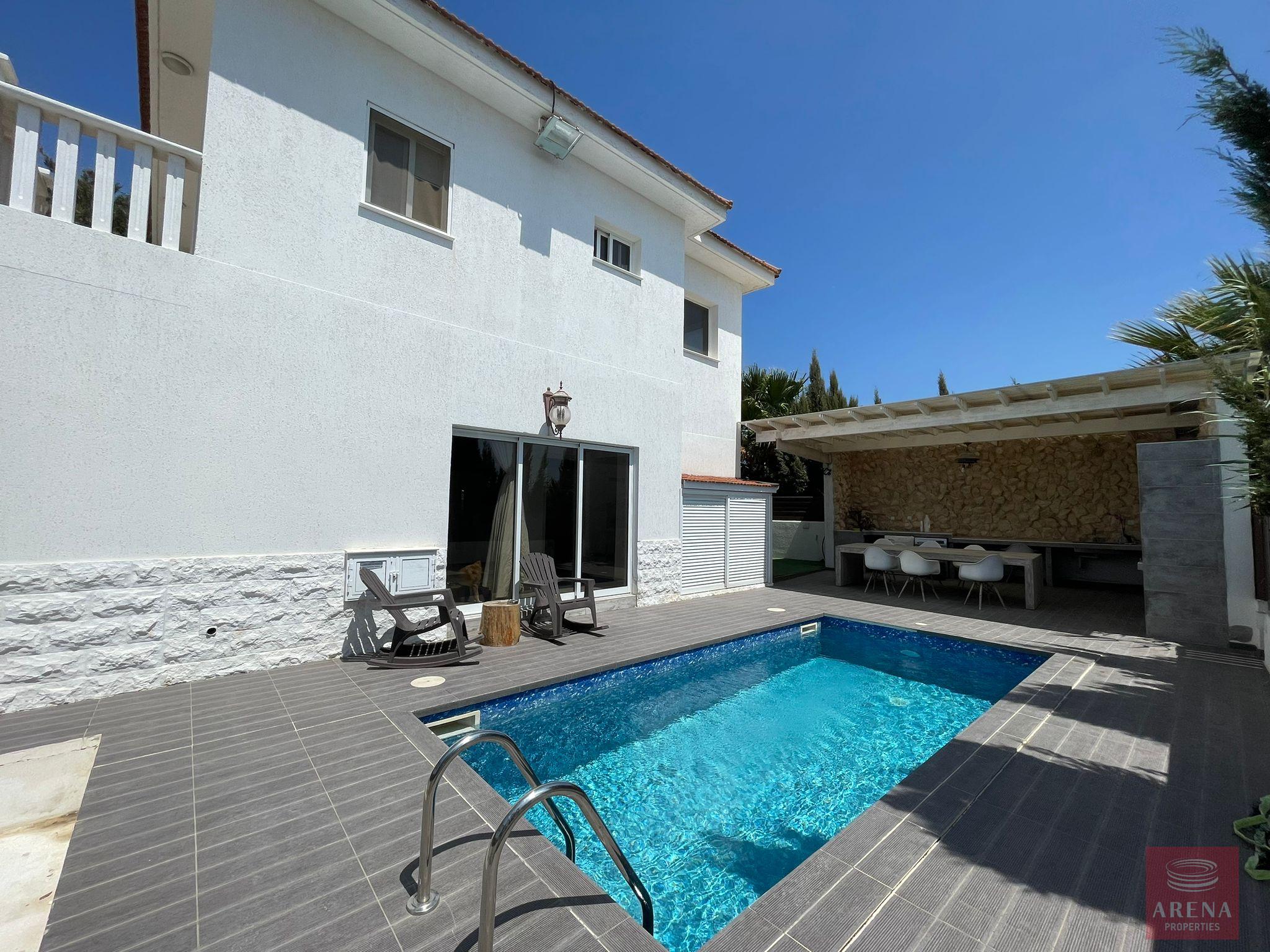 1-VILLA-RENT-DERYNIA-10065-1-1