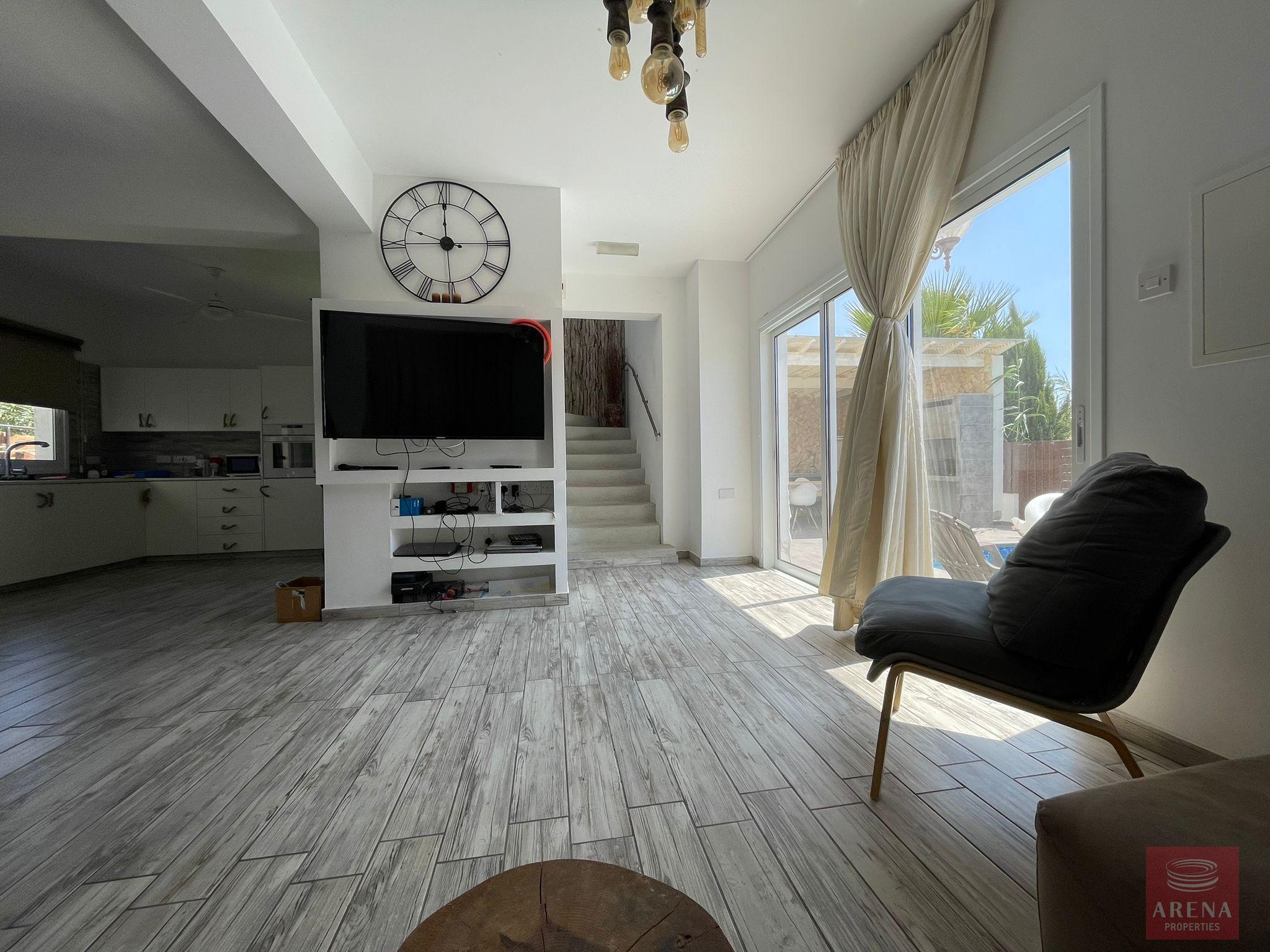 1-VILLA-RENT-DERYNIA-10065-11-1