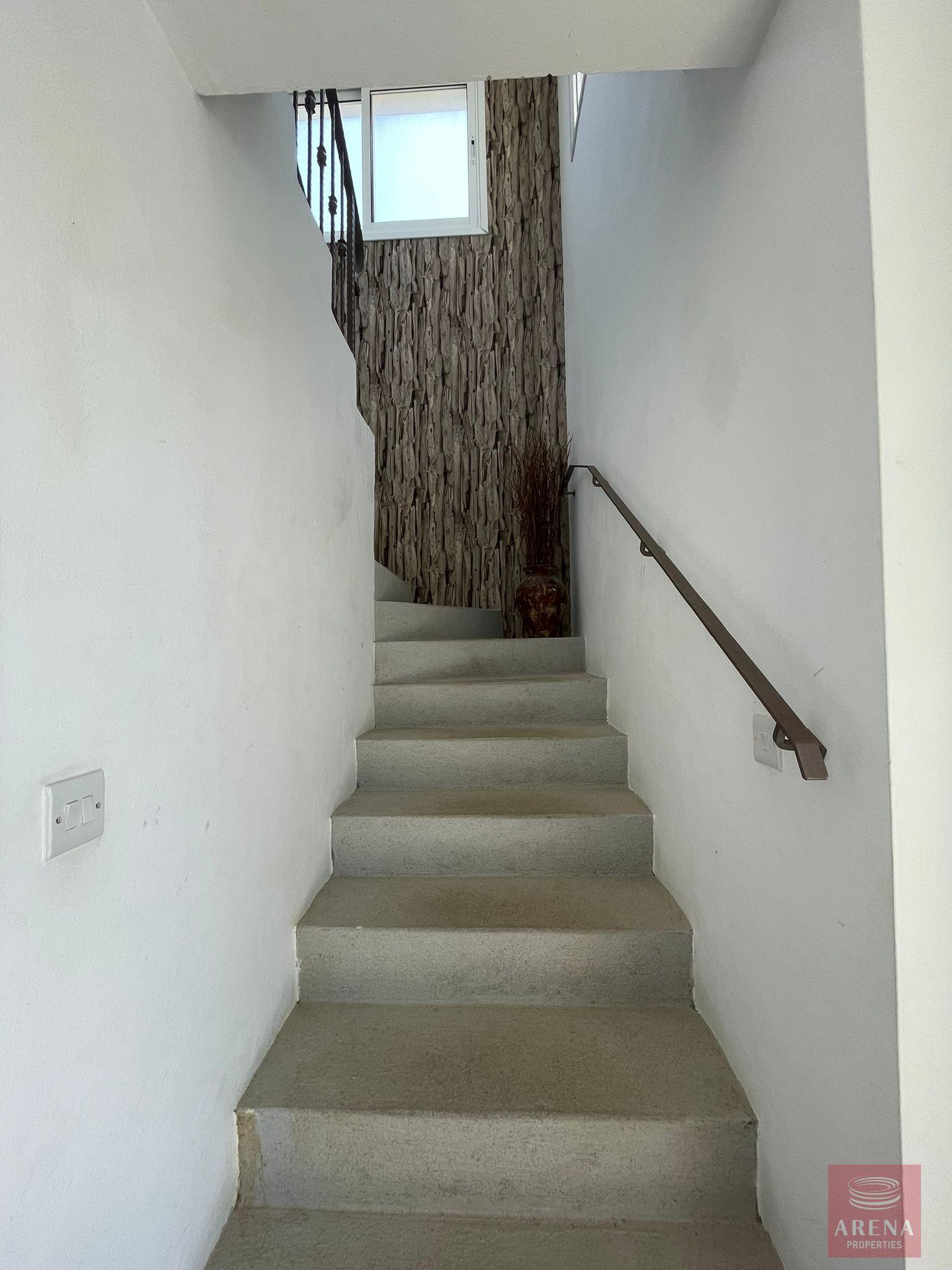 1-VILLA-RENT-DERYNIA-10065-12-1