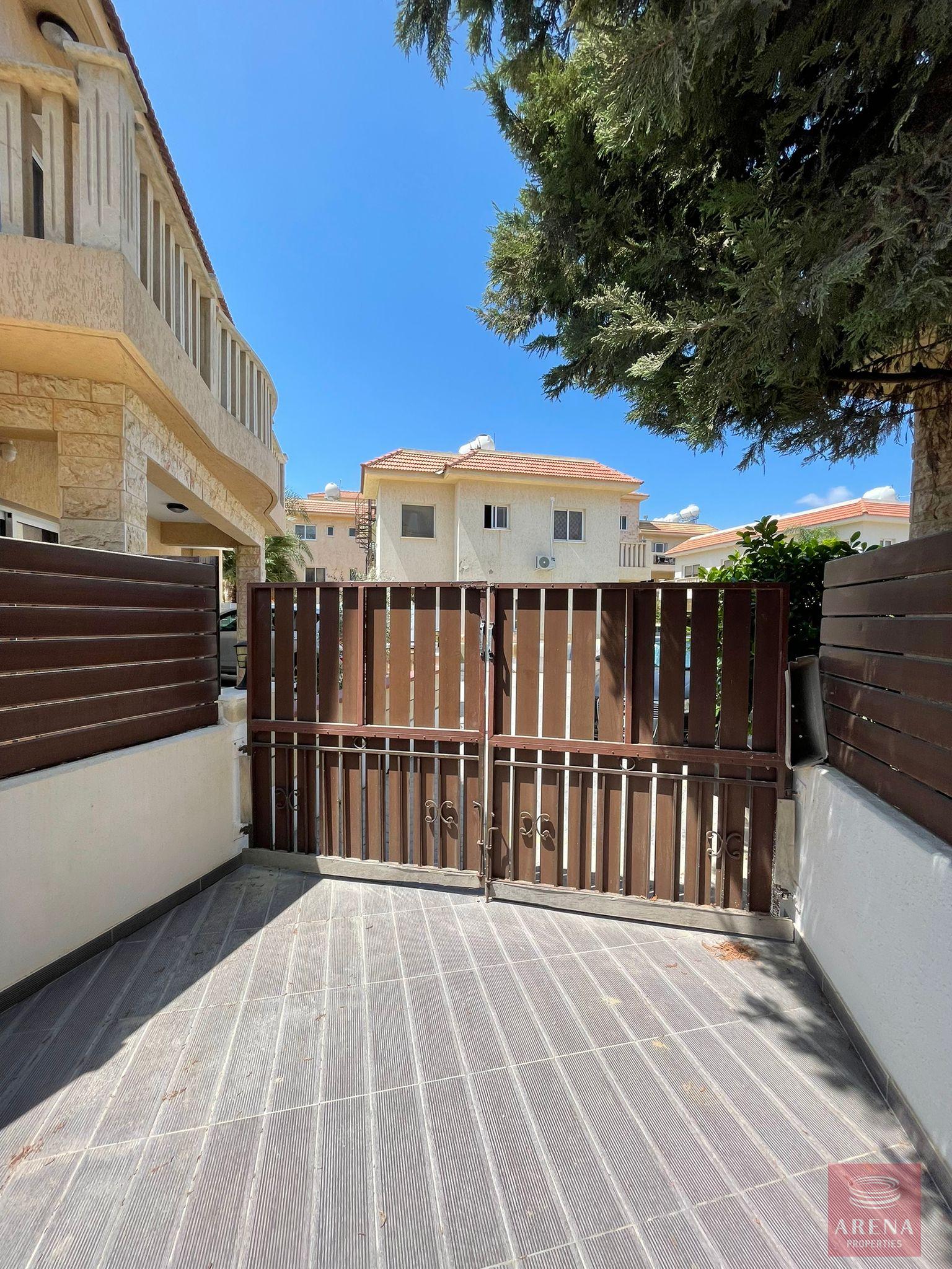 1-VILLA-RENT-DERYNIA-10065-2-1