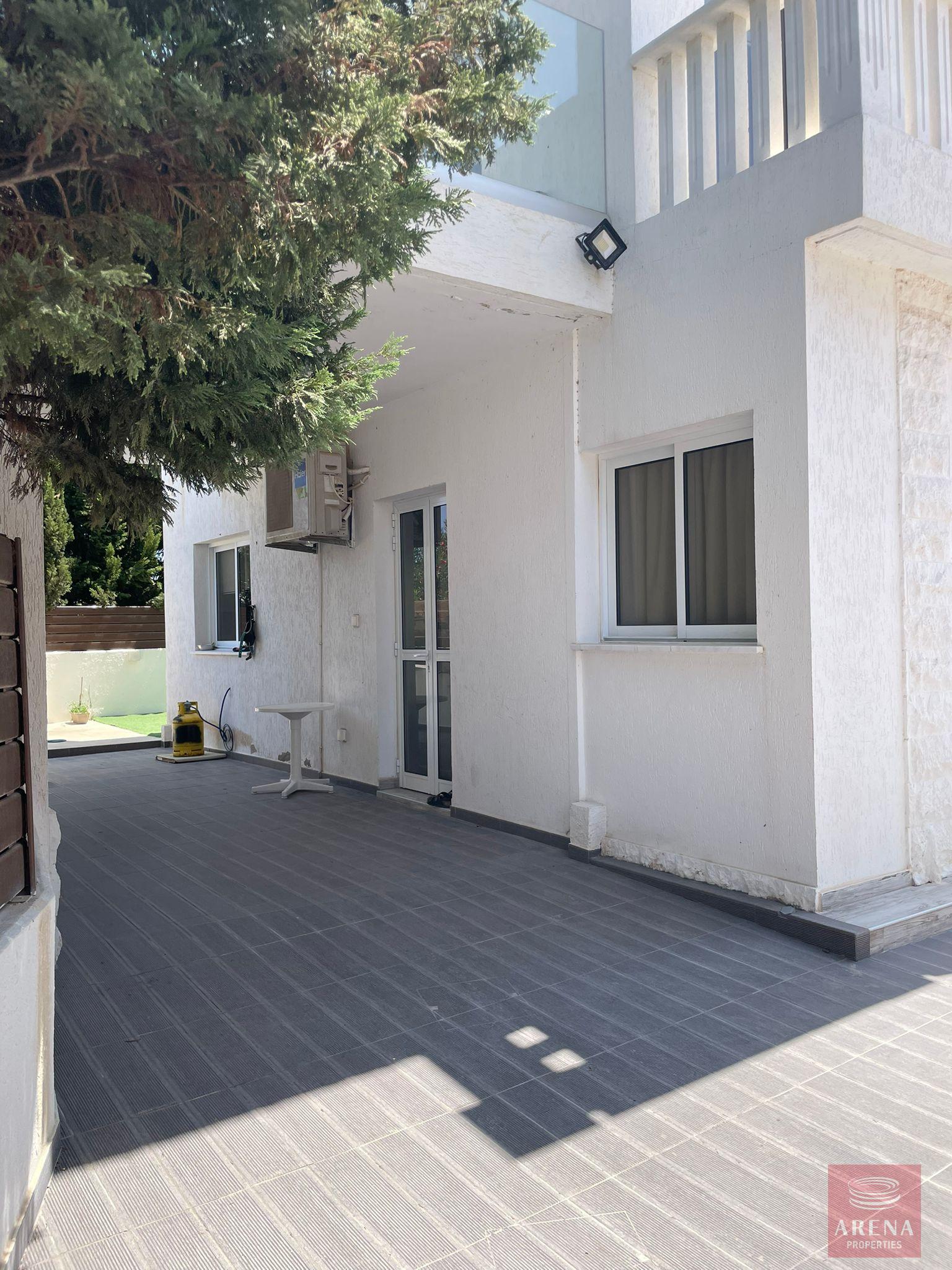 1-VILLA-RENT-DERYNIA-10065-22-1