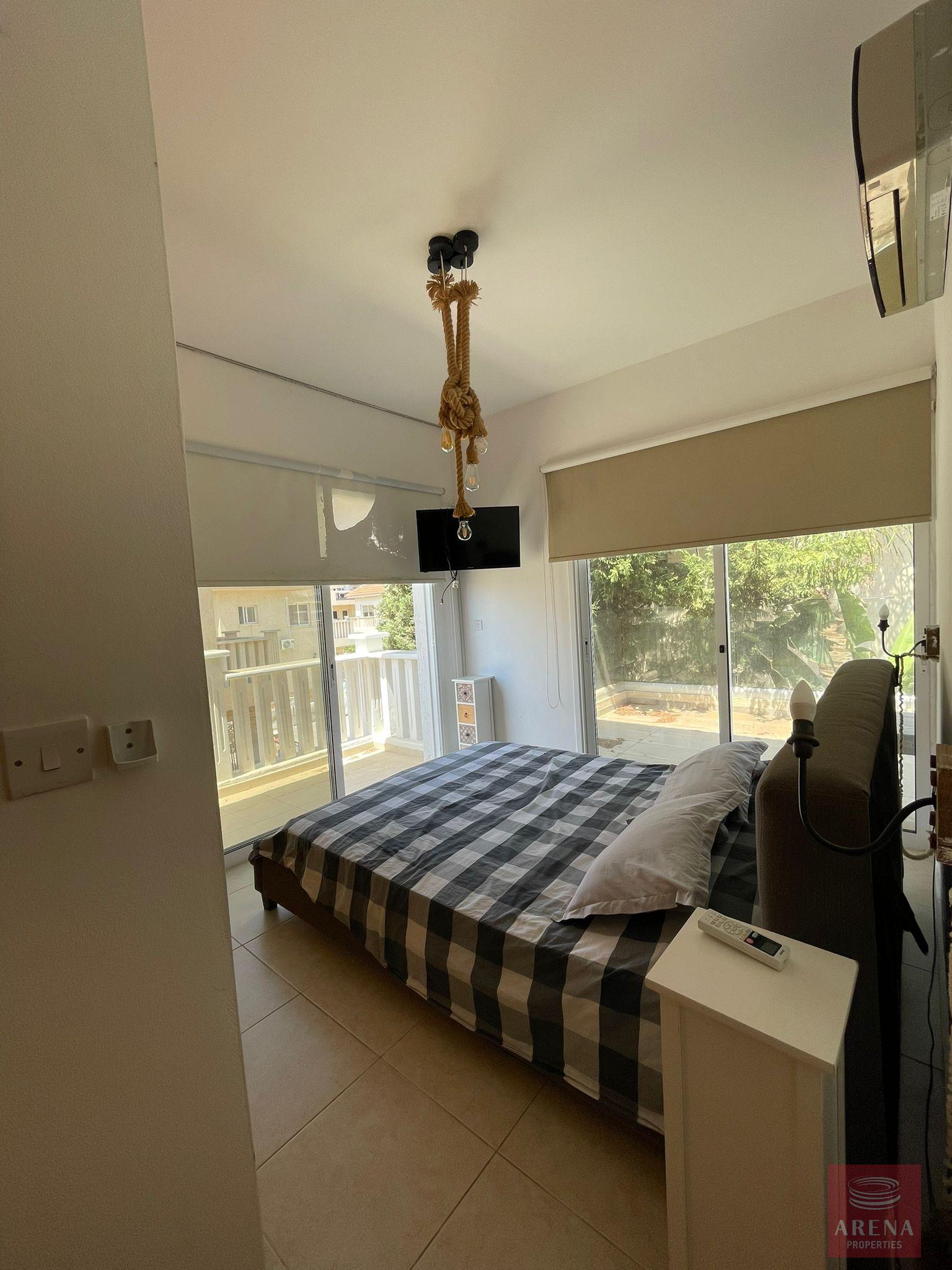 1-VILLA-RENT-DERYNIA-10065-4-1