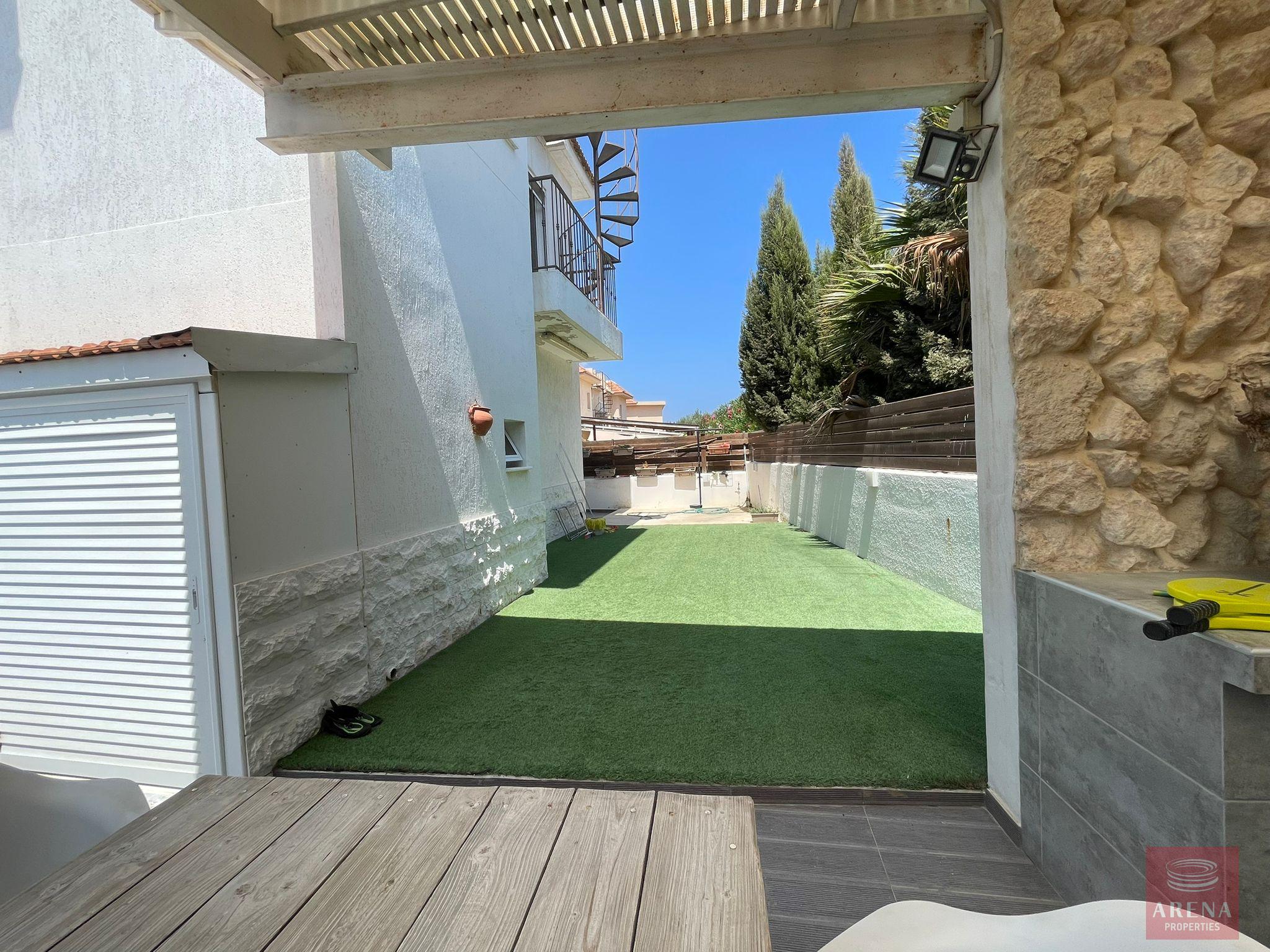 1-VILLA-RENT-DERYNIA-10065-7-1