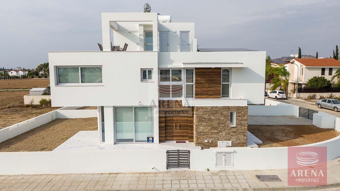 1-Villa-for-sale-4784-2